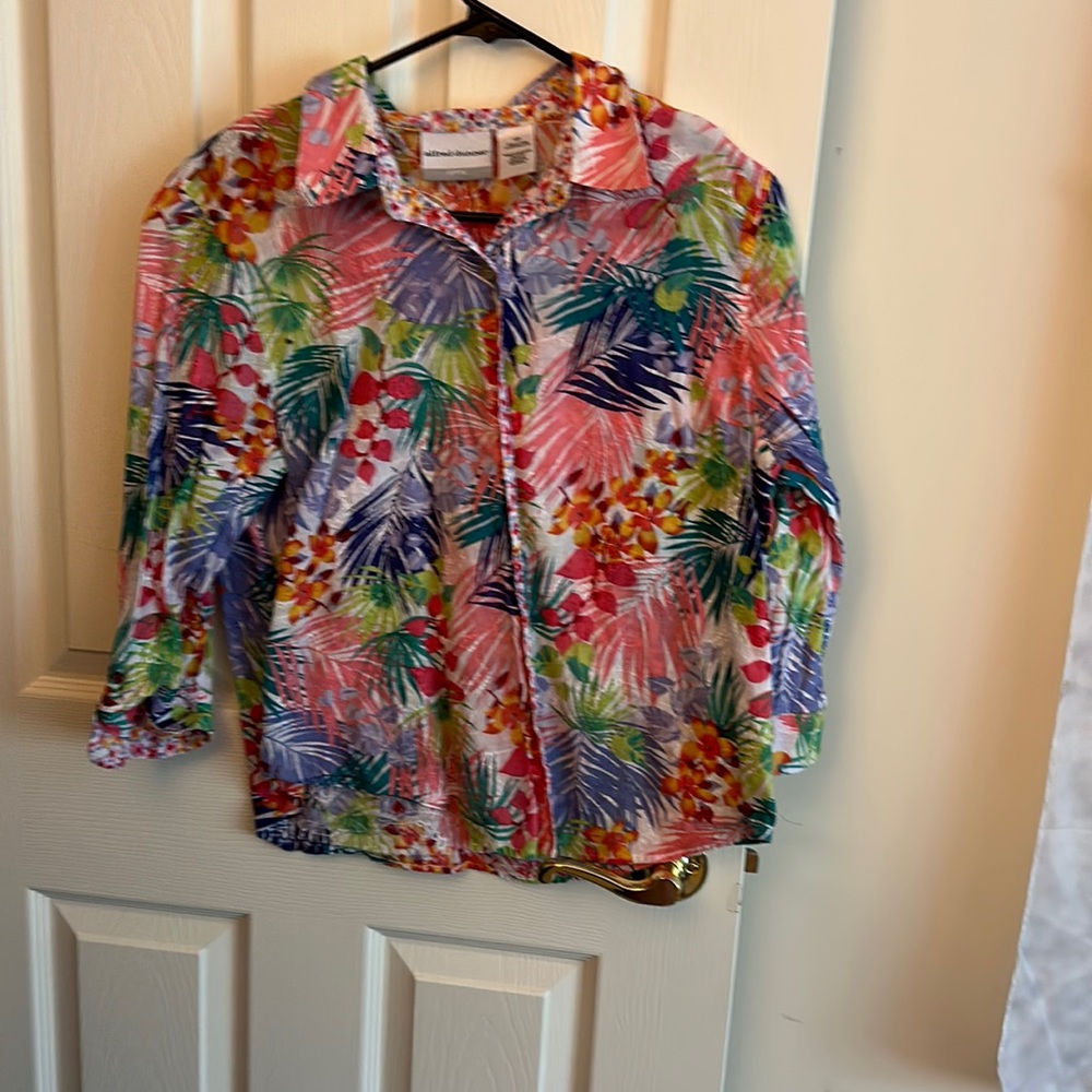 Women’s Alfred dunner long sleeve button down